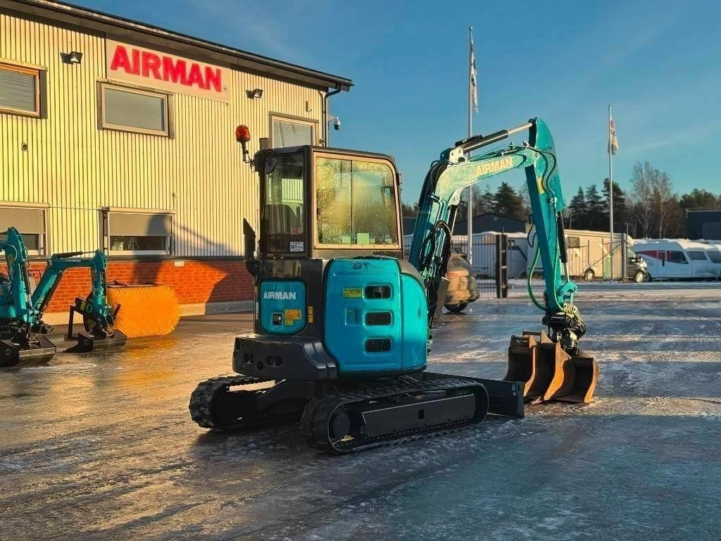 Airman AX 38 U-6 A - Mini excavator: picture 3 Airman AX 38 U-6 A - Mini excavator: picture 3