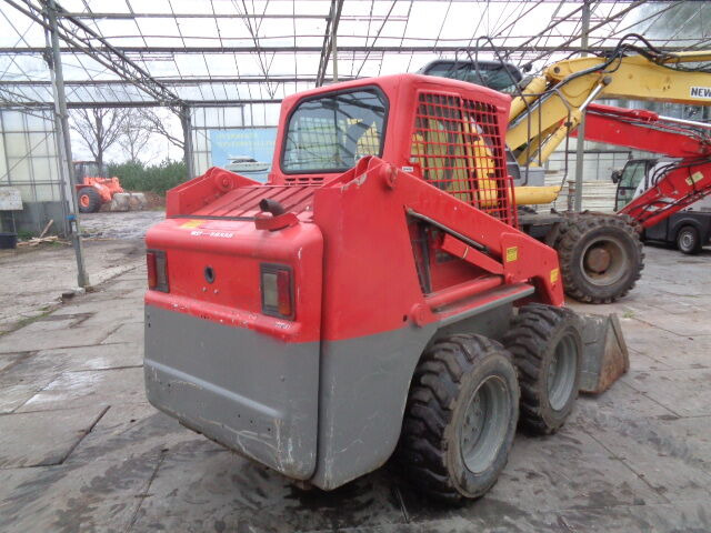 Skid steer loader Bobcat S130: picture 8