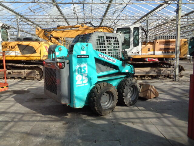 Skid steer loader Kato AS25: picture 13