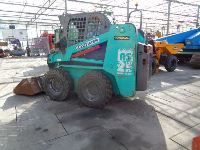 Skid steer loader Kato AS25: picture 11