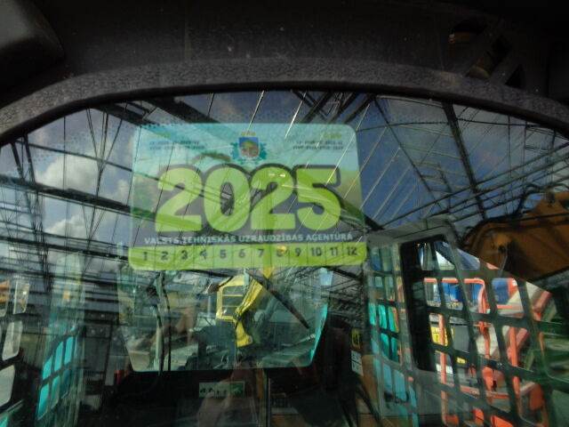 Skid steer loader Kato AS25: picture 7