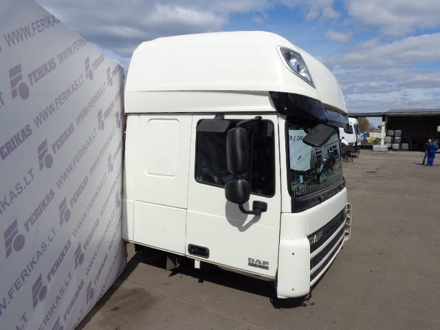 DAF space and super space cabs for sale, big stock "WORLDWIDE DELIVE - Cab and interior for Truck: picture 5 DAF space and super space cabs for sale, big stock "WORLDWIDE DELIVE - Cab and interior for Truck: picture 5