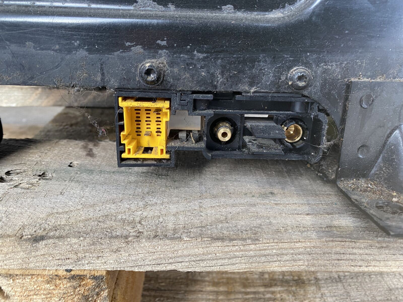 Mercedes-Benz Actros MP4 - Seat for Truck: picture 4 Mercedes-Benz Actros MP4 - Seat for Truck: picture 4