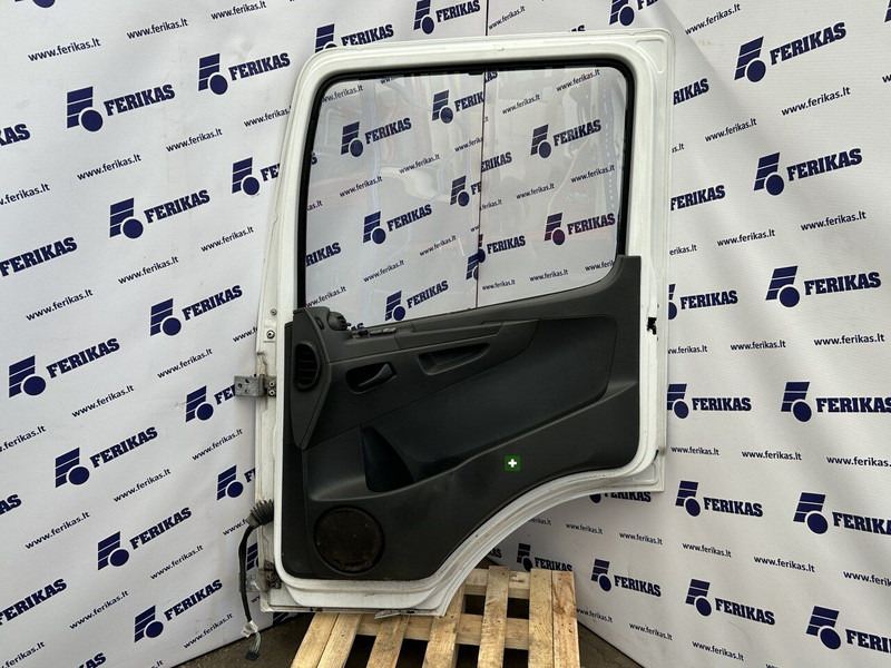 Mercedes-Benz Atego - Door and parts for Truck: picture 4 Mercedes-Benz Atego - Door and parts for Truck: picture 4