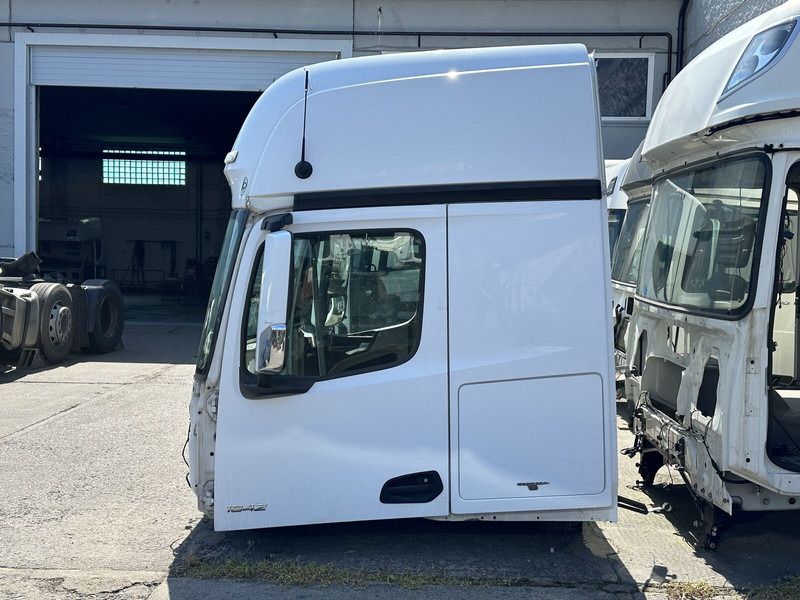 Mercedes-Benz cab - Cab and interior for Truck: picture 4 Mercedes-Benz cab - Cab and interior for Truck: picture 4