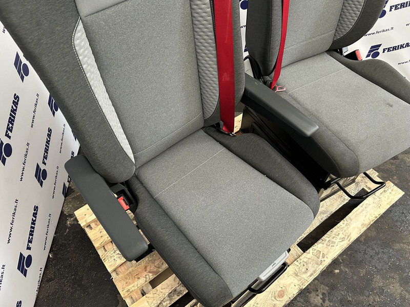 Renault T - Seat for Truck: picture 4 Renault T - Seat for Truck: picture 4