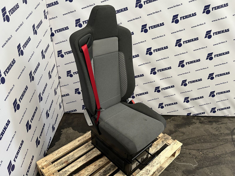 Renault T - Seat for Truck: picture 2 Renault T - Seat for Truck: picture 2