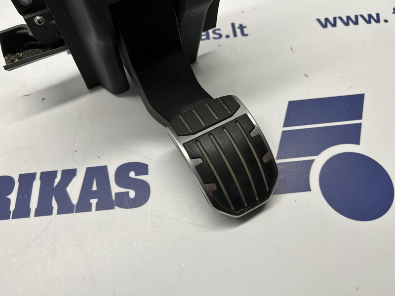 Scania accelerator pedal - Pedal for Truck: picture 2 Scania accelerator pedal - Pedal for Truck: picture 2