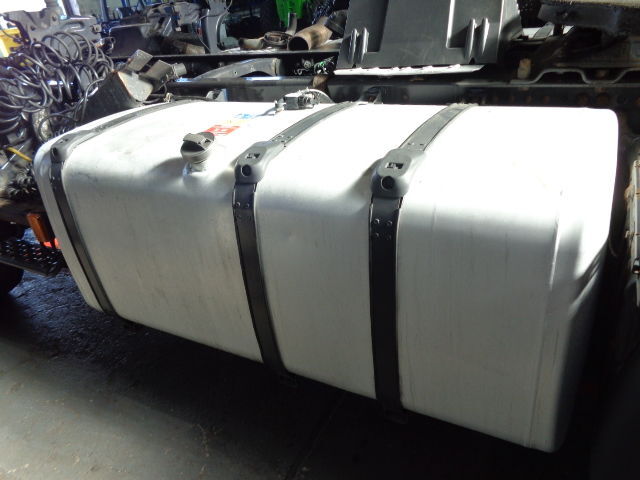 Scania complete with brackets and fuel pump (WORLDWIDE - Fuel tank for Truck: picture 1 Scania complete with brackets and fuel pump (WORLDWIDE - Fuel tank for Truck: picture 1