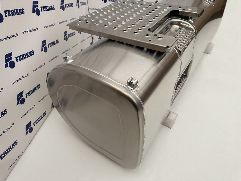 Volvo VOLVO RENAULT - Fuel tank for Truck: picture 3 Volvo VOLVO RENAULT - Fuel tank for Truck: picture 3