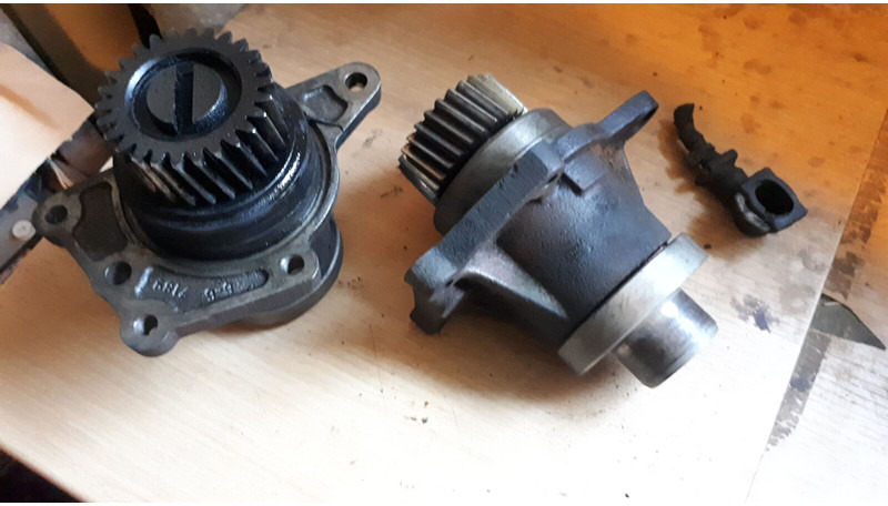 Volvo привода шкивов ремней и топливного насоса - Crankshaft: picture 3 Volvo привода шкивов ремней и топливного насоса - Crankshaft: picture 3