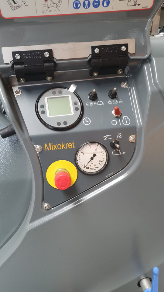 PUTZMEISTER M740D Model 4 - Concrete pump truck: picture 2 PUTZMEISTER M740D Model 4 - Concrete pump truck: picture 2