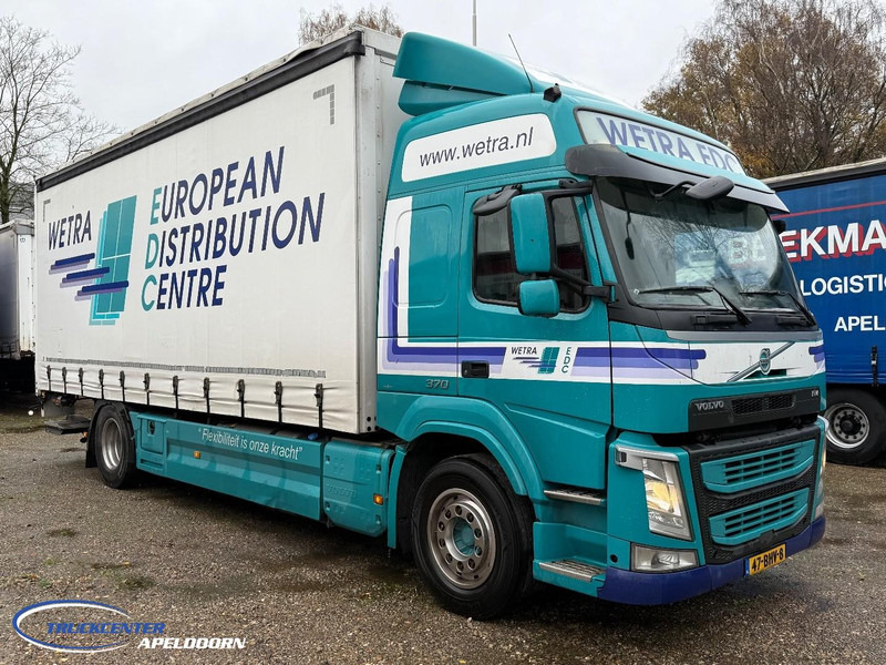 Volvo FM Schuifdak, Laadklep, Globetrotter - Curtain side truck: picture 1 Volvo FM Schuifdak, Laadklep, Globetrotter - Curtain side truck: picture 1