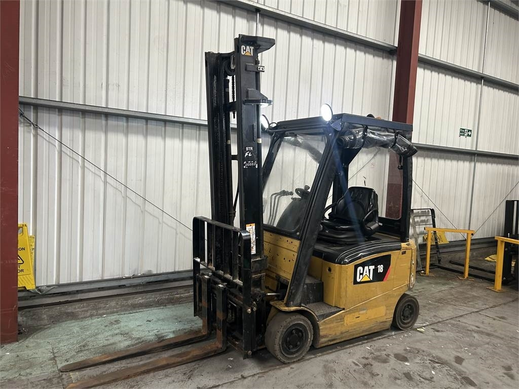 CAT EP18CPN - Electric forklift: picture 2 CAT EP18CPN - Electric forklift: picture 2