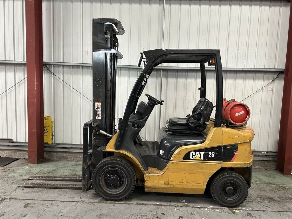 CAT GP25N - LPG forklift: picture 1 CAT GP25N - LPG forklift: picture 1