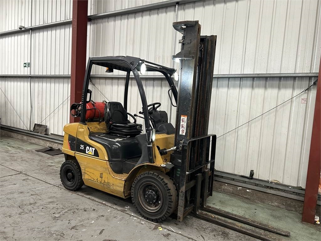 CAT GP25N - LPG forklift: picture 4 CAT GP25N - LPG forklift: picture 4