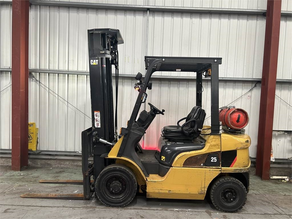CAT GP25NT - LPG forklift: picture 1 CAT GP25NT - LPG forklift: picture 1