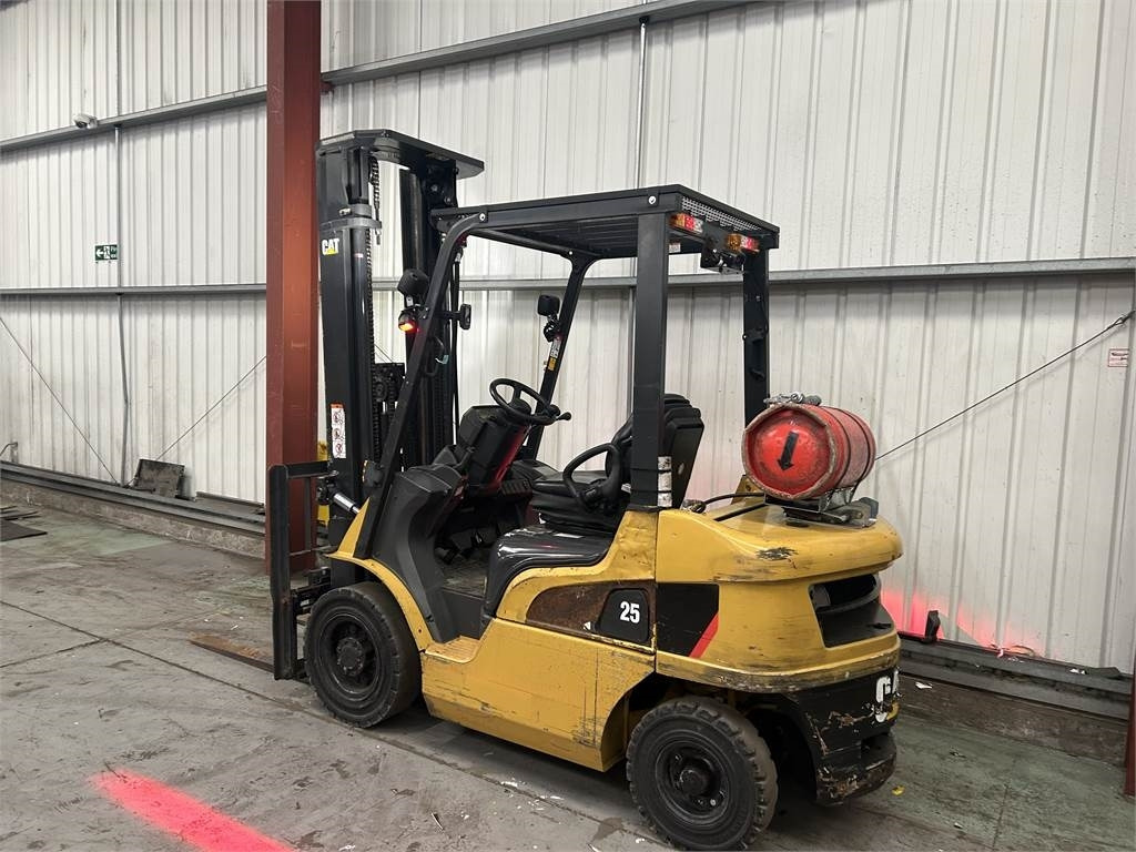 CAT GP25NT - LPG forklift: picture 3 CAT GP25NT - LPG forklift: picture 3