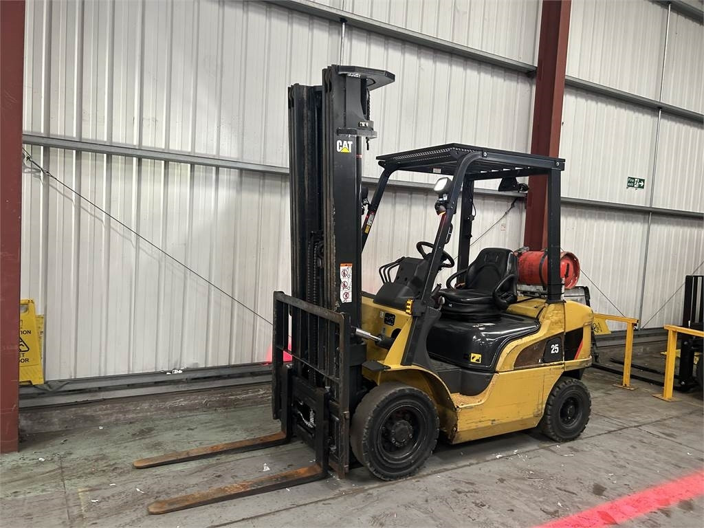 CAT GP25NT - LPG forklift: picture 2 CAT GP25NT - LPG forklift: picture 2