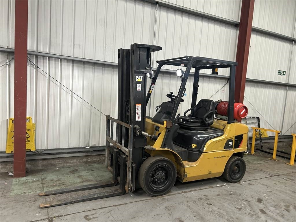 CAT GP25NT - LPG forklift: picture 2 CAT GP25NT - LPG forklift: picture 2