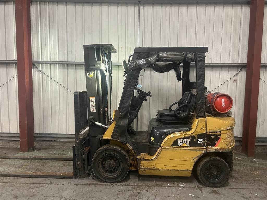 CAT GP25NT - LPG forklift: picture 1 CAT GP25NT - LPG forklift: picture 1