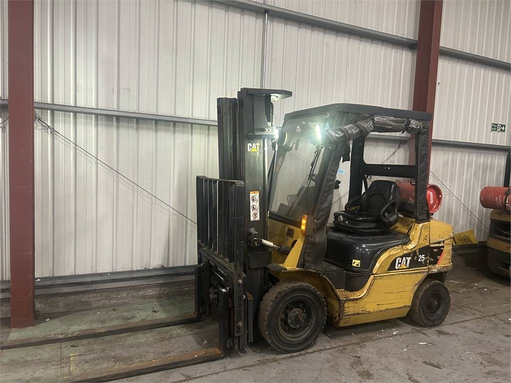 CAT GP25NT - LPG forklift: picture 2 CAT GP25NT - LPG forklift: picture 2