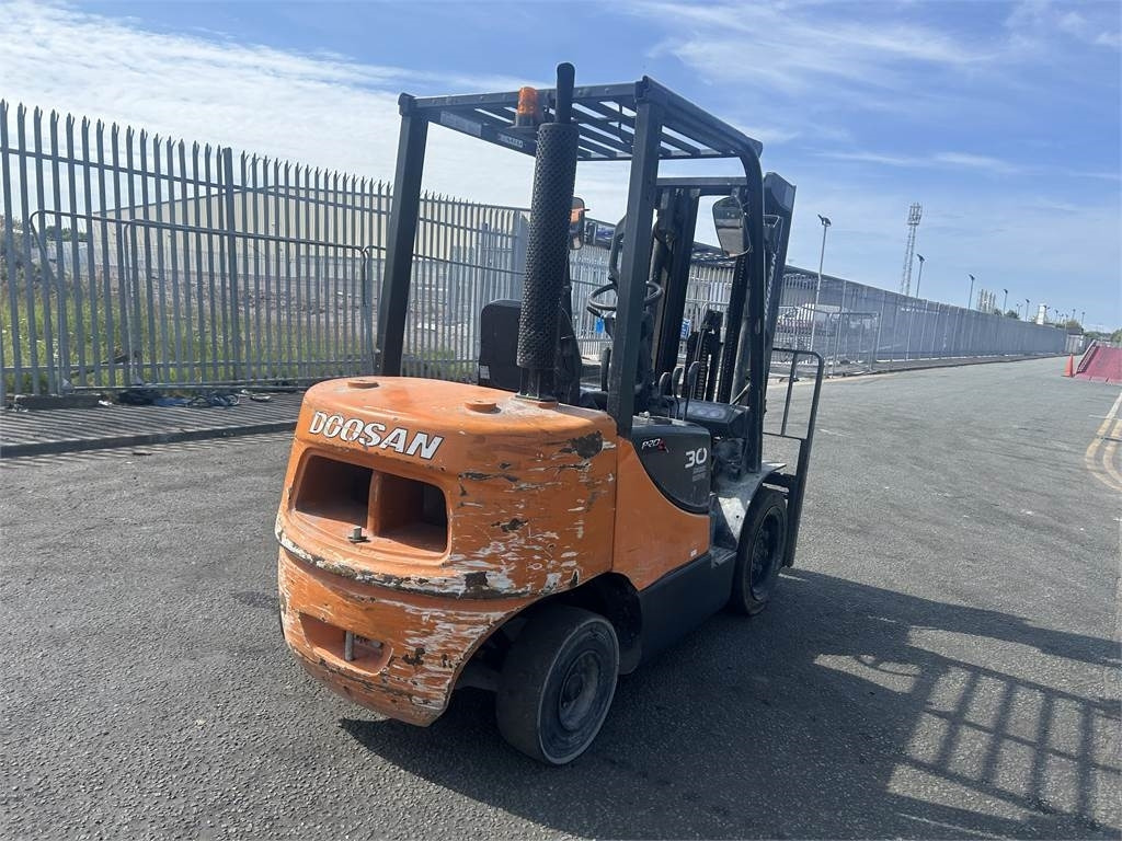 Doosan D30S-5 - Diesel forklift: picture 5 Doosan D30S-5 - Diesel forklift: picture 5