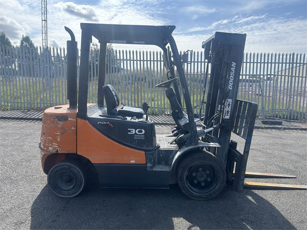Doosan D30S-5 - Diesel forklift: picture 4 Doosan D30S-5 - Diesel forklift: picture 4