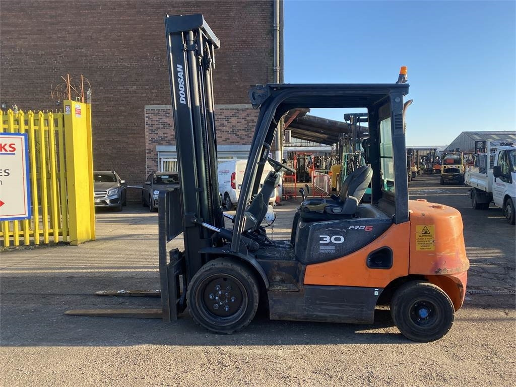 Doosan D30S-5 - Diesel forklift: picture 1 Doosan D30S-5 - Diesel forklift: picture 1