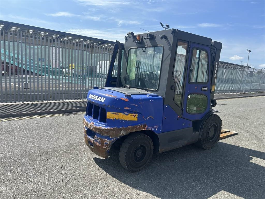 Doosan D45SC-5 - Diesel forklift: picture 5 Doosan D45SC-5 - Diesel forklift: picture 5