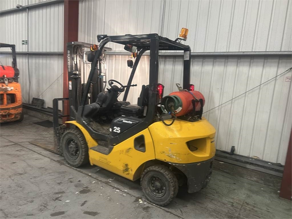 Komatsu FG25HT-17 - LPG forklift: picture 3 Komatsu FG25HT-17 - LPG forklift: picture 3