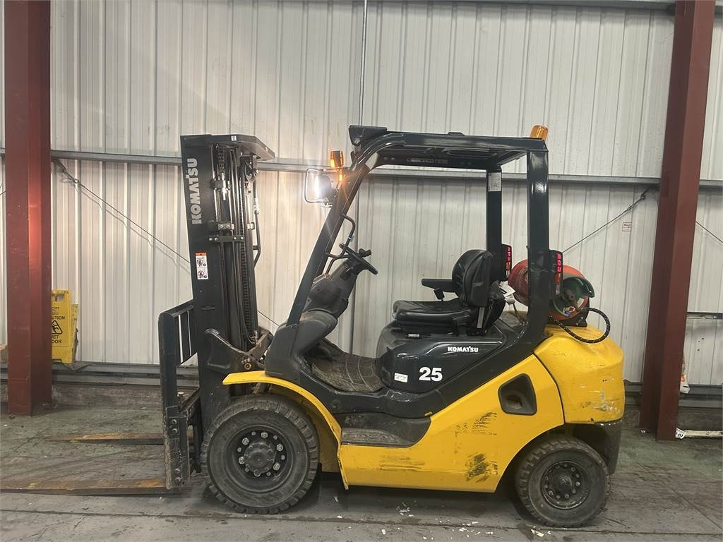 Komatsu FG25HT-17 - LPG forklift: picture 1 Komatsu FG25HT-17 - LPG forklift: picture 1
