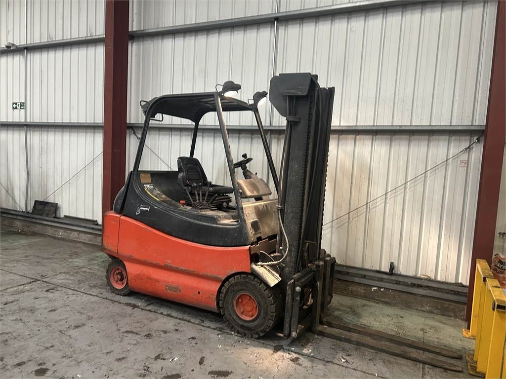 Linde E30-02 - Electric forklift: picture 4 Linde E30-02 - Electric forklift: picture 4