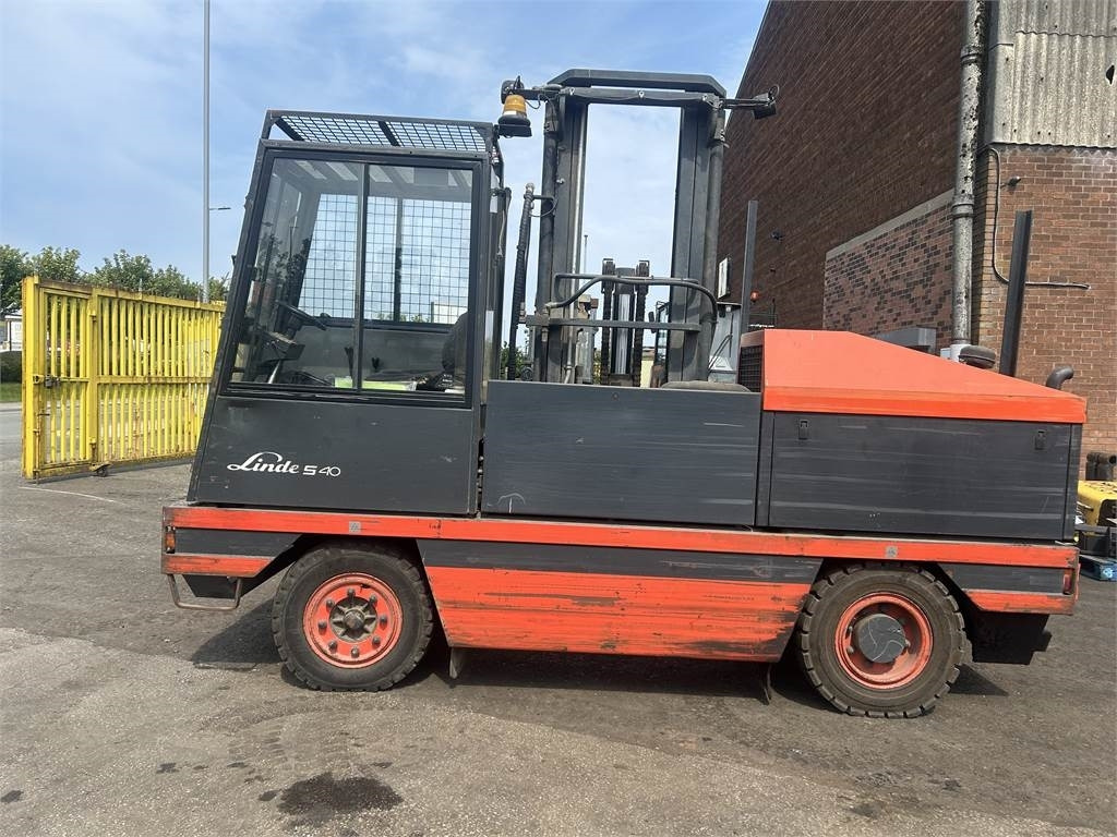 Linde S40 - Side loader: picture 1 Linde S40 - Side loader: picture 1