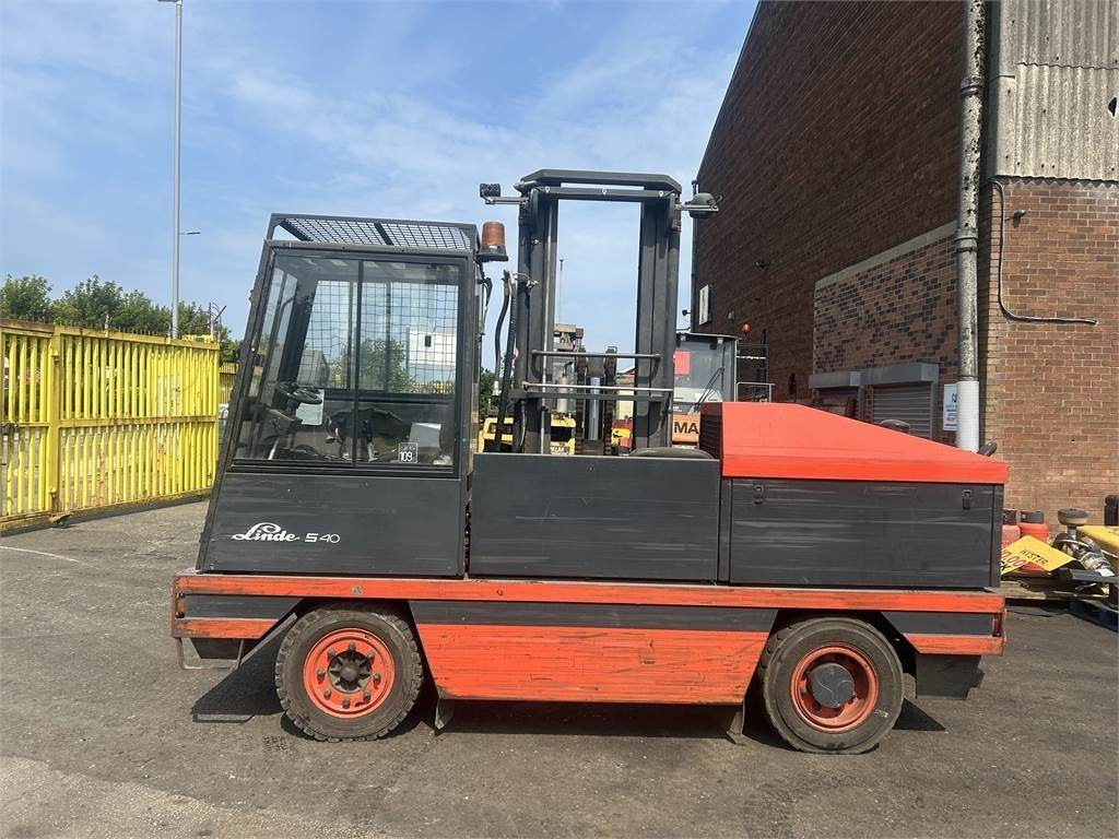 Linde S40 - Side loader: picture 1 Linde S40 - Side loader: picture 1
