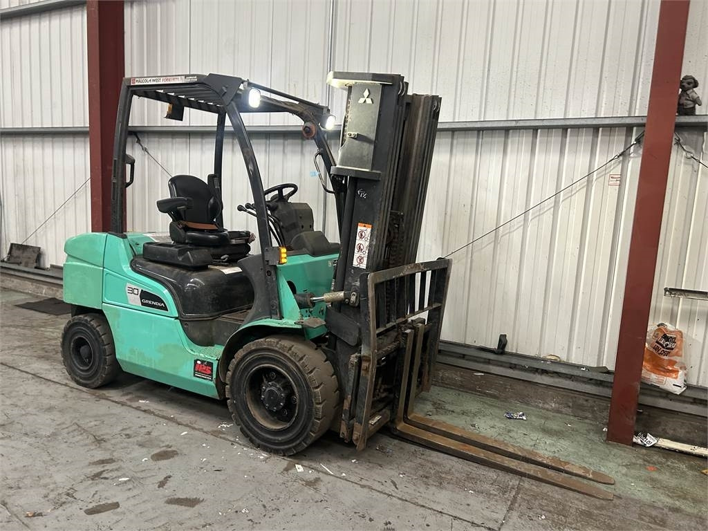 Mitsubishi FD30NT - Diesel forklift: picture 4 Mitsubishi FD30NT - Diesel forklift: picture 4