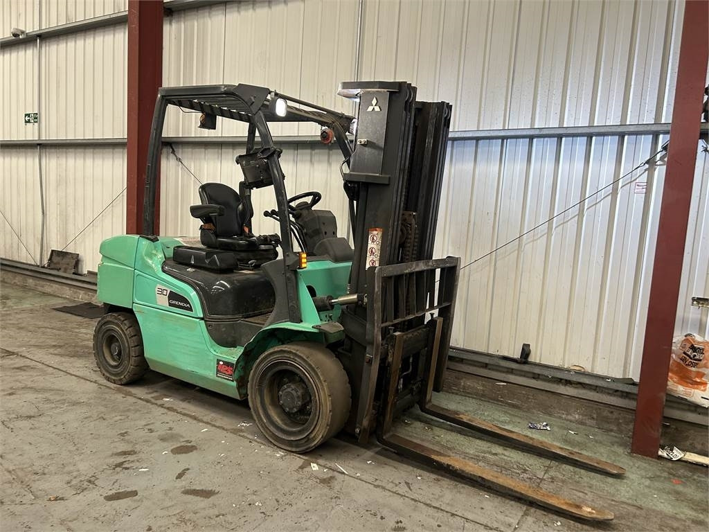 Mitsubishi FD30NT - Diesel forklift: picture 4 Mitsubishi FD30NT - Diesel forklift: picture 4