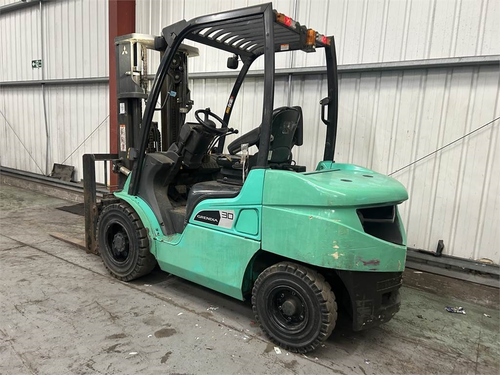Mitsubishi FD30NT - Diesel forklift: picture 3 Mitsubishi FD30NT - Diesel forklift: picture 3