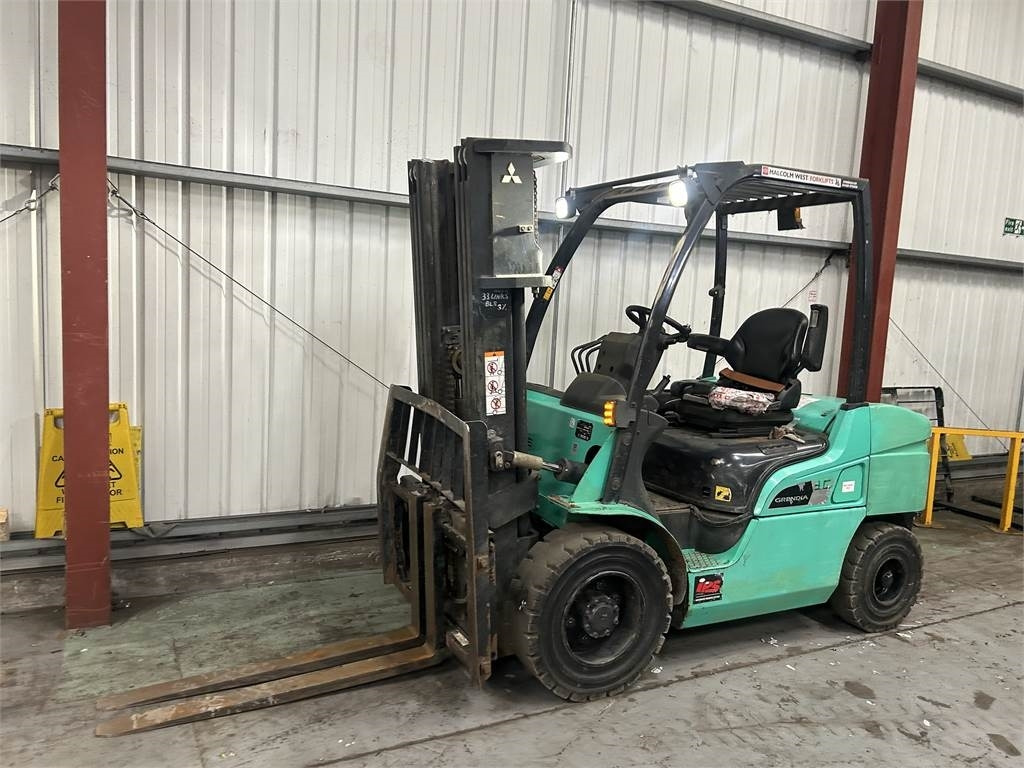 Mitsubishi FD30NT - Diesel forklift: picture 2 Mitsubishi FD30NT - Diesel forklift: picture 2