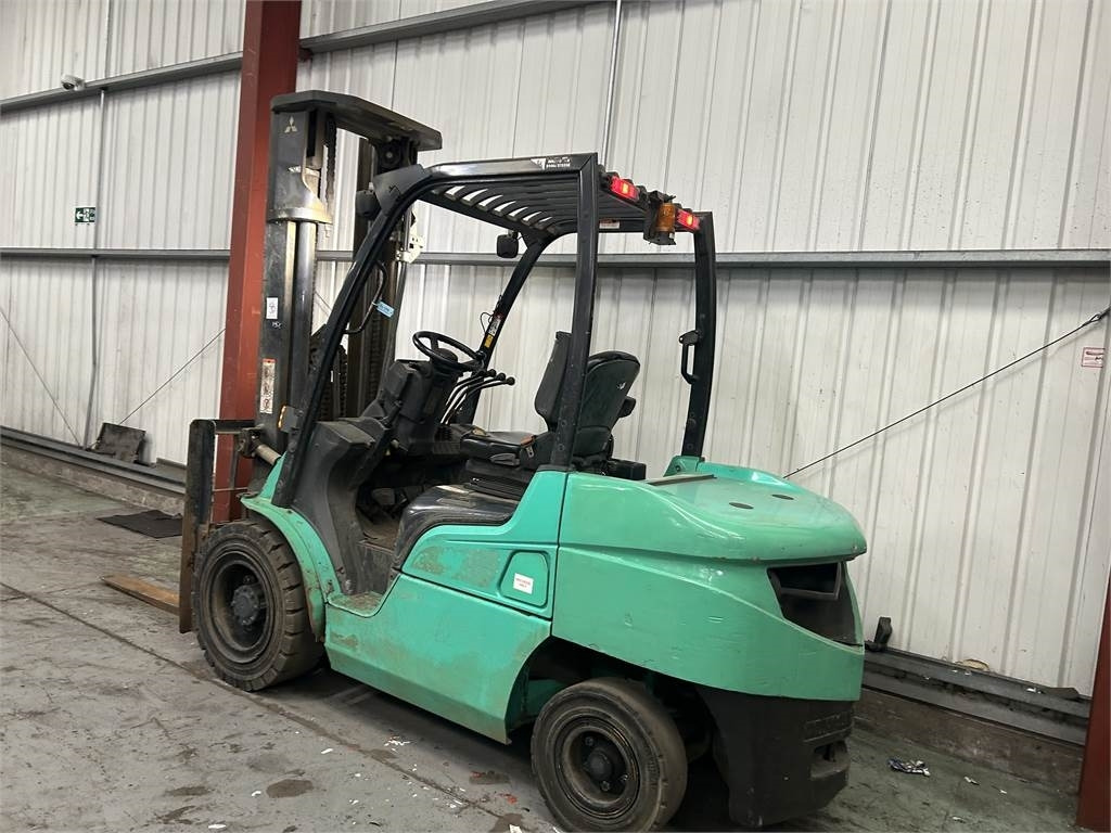 Mitsubishi FD35NT - Diesel forklift: picture 3 Mitsubishi FD35NT - Diesel forklift: picture 3