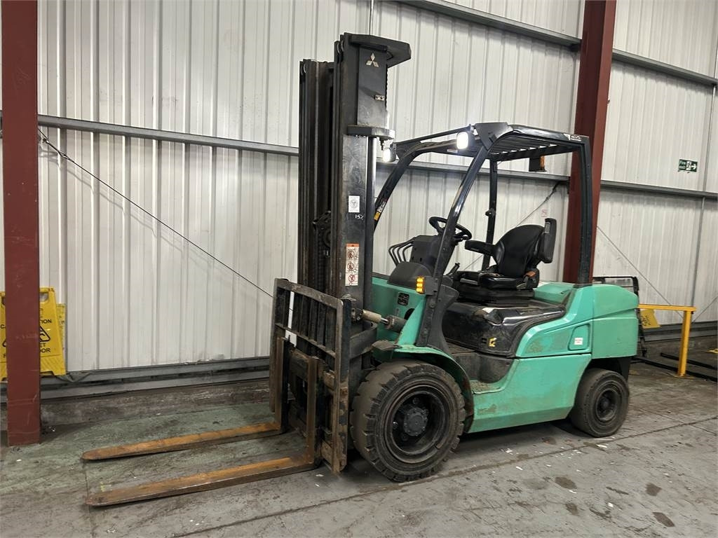 Mitsubishi FD35NT - Diesel forklift: picture 2 Mitsubishi FD35NT - Diesel forklift: picture 2