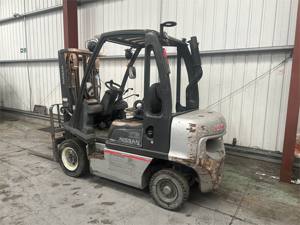 Nissan Y1D2A25Q - Diesel forklift: picture 3 Nissan Y1D2A25Q - Diesel forklift: picture 3
