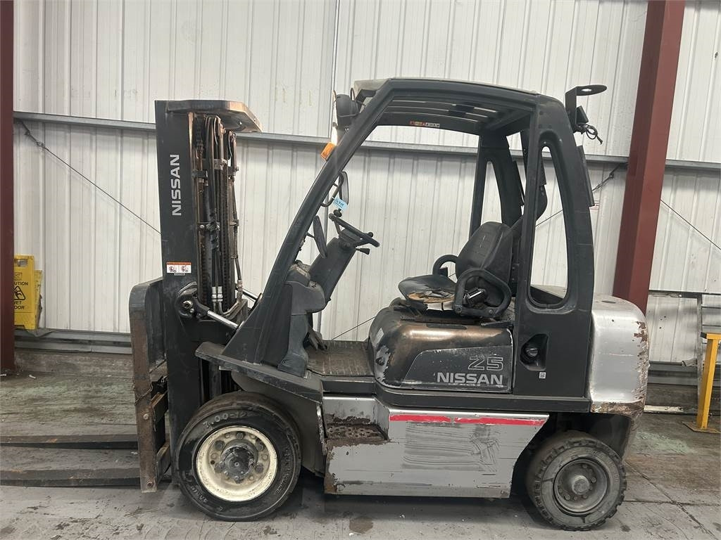 Nissan Y1D2A25Q - Diesel forklift: picture 1 Nissan Y1D2A25Q - Diesel forklift: picture 1