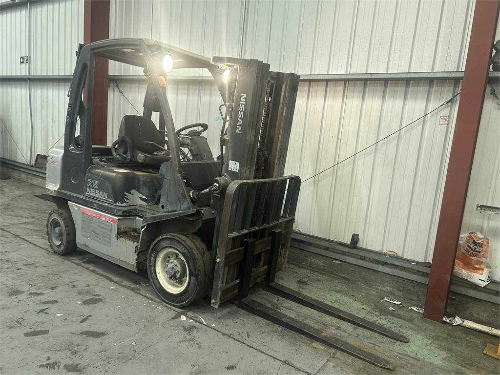 Nissan Y1D2A25Q - Diesel forklift: picture 4 Nissan Y1D2A25Q - Diesel forklift: picture 4