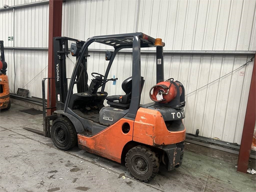 Toyota 02-8FGF20 - LPG forklift: picture 3 Toyota 02-8FGF20 - LPG forklift: picture 3