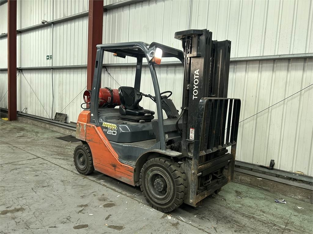 Toyota 02-8FGF20 - LPG forklift: picture 4 Toyota 02-8FGF20 - LPG forklift: picture 4