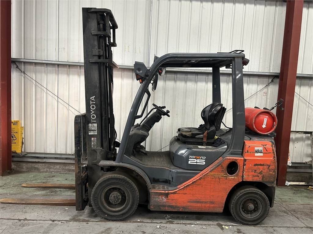 Toyota 02-8FGF25 - LPG forklift: picture 1 Toyota 02-8FGF25 - LPG forklift: picture 1