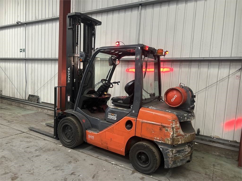 Toyota 02-8FGJF35 - LPG forklift: picture 3 Toyota 02-8FGJF35 - LPG forklift: picture 3