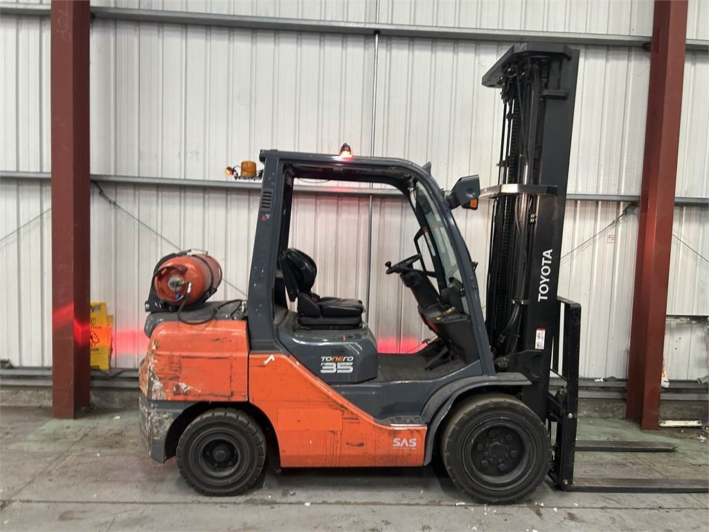 Toyota 02-8FGJF35 - LPG forklift: picture 5 Toyota 02-8FGJF35 - LPG forklift: picture 5