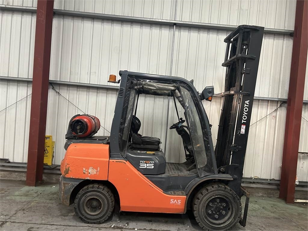 Toyota 02-8FGJF35 - LPG forklift: picture 5 Toyota 02-8FGJF35 - LPG forklift: picture 5
